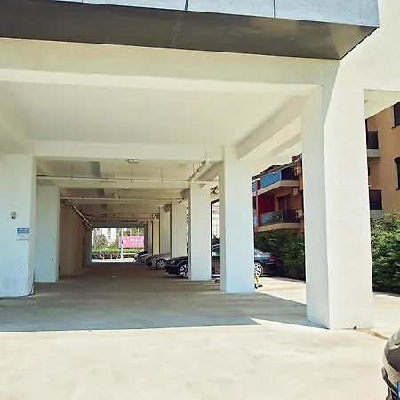 Alexis Spacious Modern Mamaia