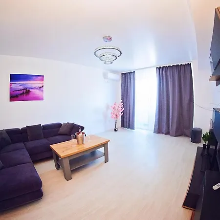 Alexis Spacious Modern Apartment Mamaia