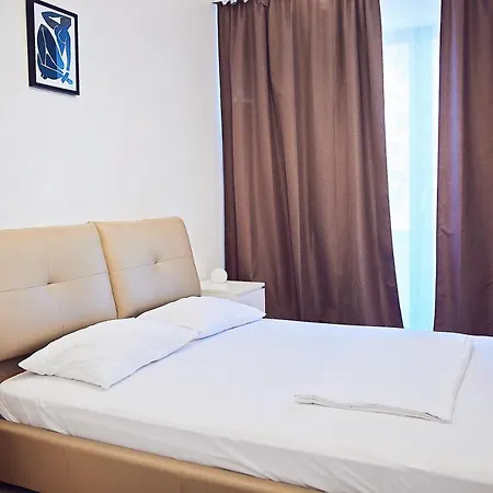 Alexis Spacious Modern Mamaia